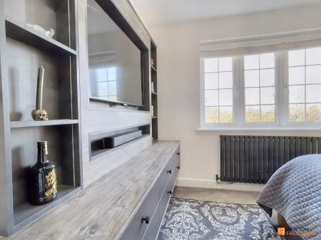 4 bedroom Detached house for sale in Long Lane, Coalville, LE67