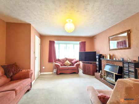 4 bedroom Detached house for sale in Cavendish Crescent, Hugglescote, LE67
