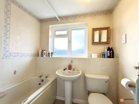 4 bedroom Detached house for sale in Cavendish Crescent, Hugglescote, LE67
