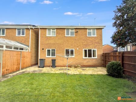 4 bedroom Detached house for sale in Cavendish Crescent, Hugglescote, LE67