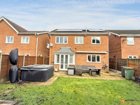 4 bedroom Detached house for sale in Snipe Close, Hugglescote, LE67