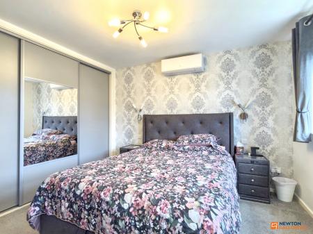 4 bedroom Detached house for sale in Snipe Close, Hugglescote, LE67