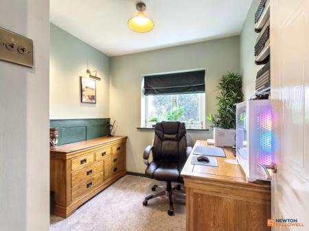 4 bedroom Detached house for sale in Snipe Close, Hugglescote, LE67