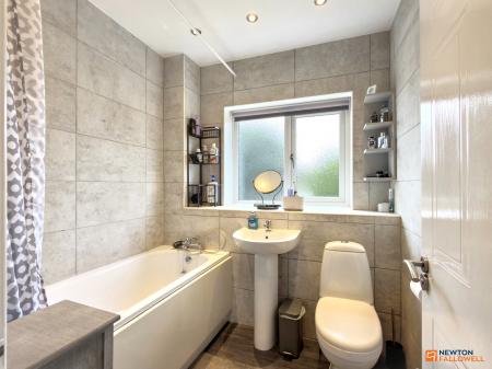 4 bedroom Detached house for sale in Snipe Close, Hugglescote, LE67