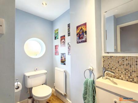 4 bedroom Detached house for sale in Snipe Close, Hugglescote, LE67