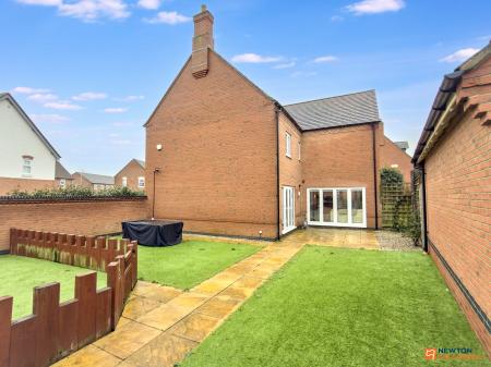 4 bedroom Detached house for sale in Baker Grove, Ibstock, LE67