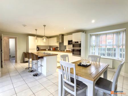 4 bedroom Detached house for sale in Baker Grove, Ibstock, LE67
