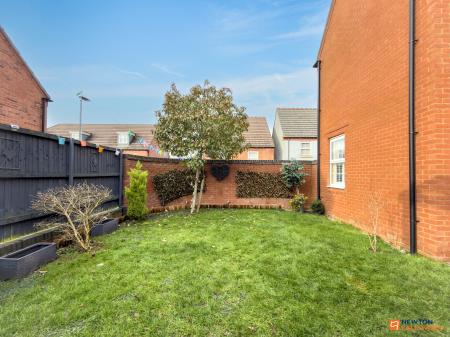 4 bedroom Detached house for sale in Cowslip Lane, Coalville, LE67