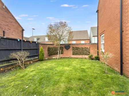 4 bedroom Detached house for sale in Cowslip Lane, Coalville, LE67
