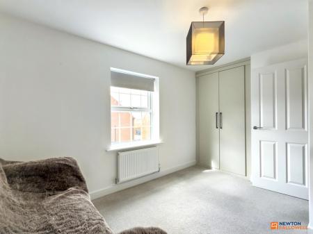 4 bedroom Detached house for sale in Cowslip Lane, Coalville, LE67