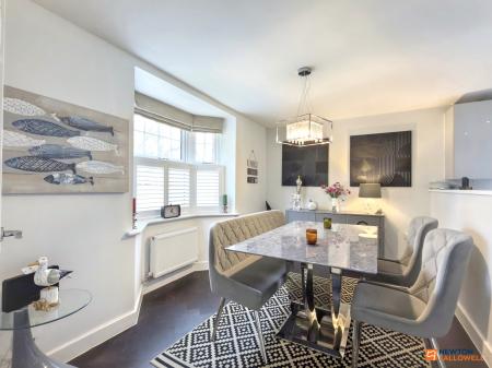 4 bedroom Detached house for sale in Cowslip Lane, Coalville, LE67