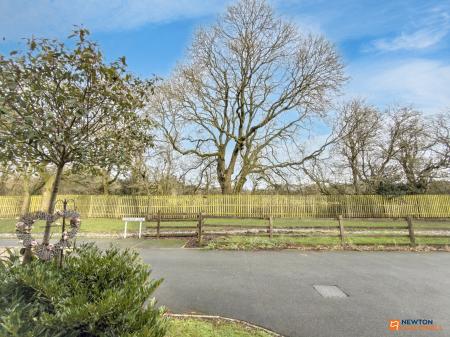 4 bedroom Detached house for sale in Cowslip Lane, Coalville, LE67