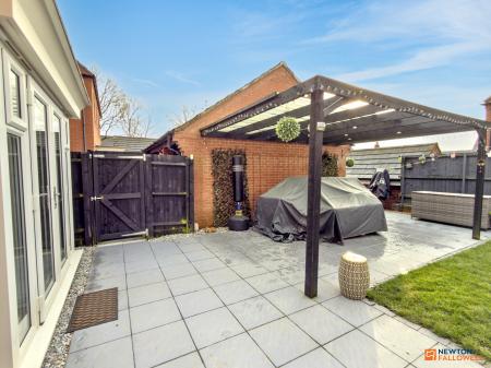 4 bedroom Detached house for sale in Cowslip Lane, Coalville, LE67