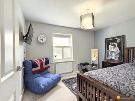 4 bedroom Detached house for sale in Cowslip Lane, Coalville, LE67