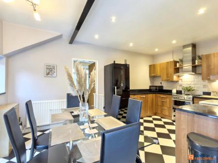 2 bedroom Semi-detached house for sale in Manor Road, Donington le Heath, LE67