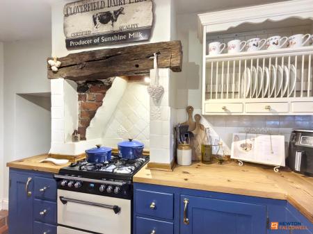 3 bedroom Semi-detached house for sale in Castle Street, Whitwick, LE67