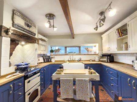 3 bedroom Semi-detached house for sale in Castle Street, Whitwick, LE67