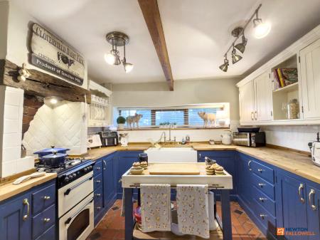 3 bedroom Semi-detached house for sale in Castle Street, Whitwick, LE67