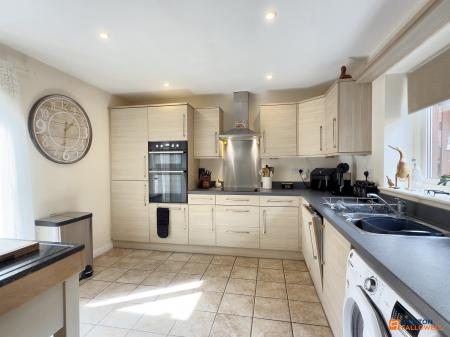 3 bedroom Semi-detached house for sale in Cademan Street, Whitwick, LE67