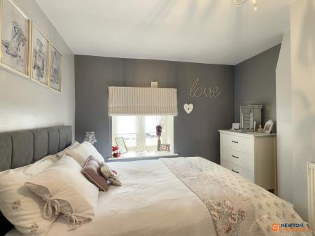 3 bedroom Semi-detached house for sale in Cademan Street, Whitwick, LE67