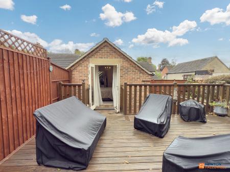 3 bedroom Semi-detached house for sale in Cademan Street, Whitwick, LE67