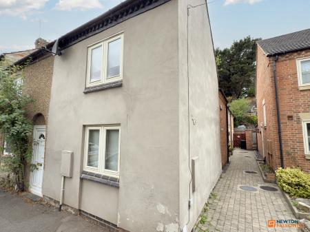 3 bedroom Semi-detached house for sale in Cademan Street, Whitwick, LE67