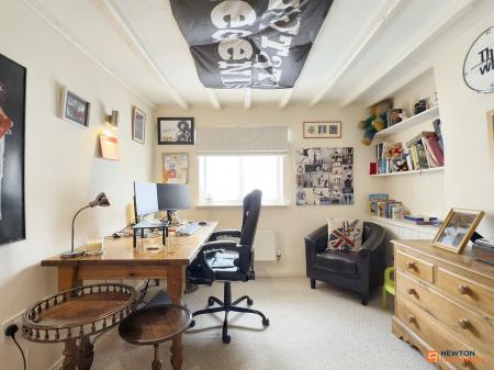 3 bedroom Semi-detached house for sale in Cademan Street, Whitwick, LE67