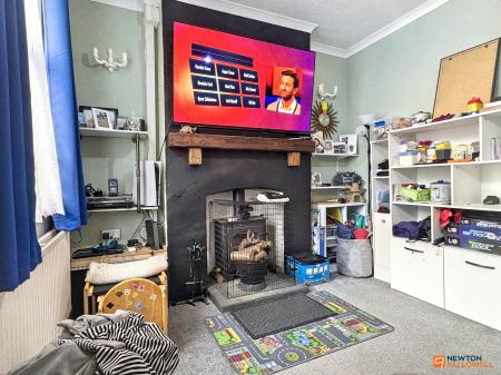 2 bedroom Terraced House for sale in Main Street, Thringstone, LE67