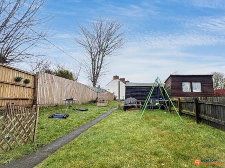 2 bedroom Terraced House for sale in Main Street, Thringstone, LE67