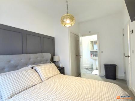 3 bedroom Semi-detached house for sale in Appletree Close, Coalville, LE67