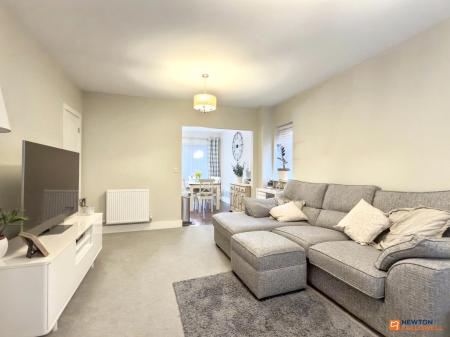 3 bedroom Semi-detached house for sale in Appletree Close, Coalville, LE67