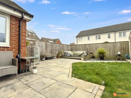 3 bedroom Semi-detached house for sale in Appletree Close, Coalville, LE67