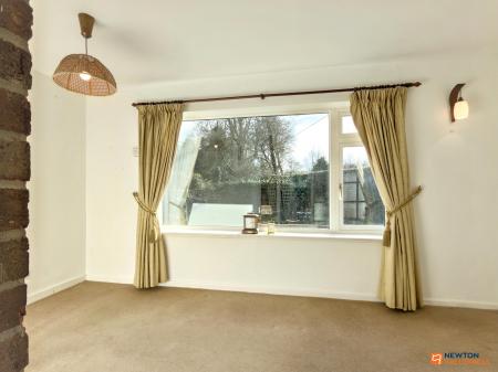 4 bedroom Detached house for sale in Meadow Lane, Coalville, LE67