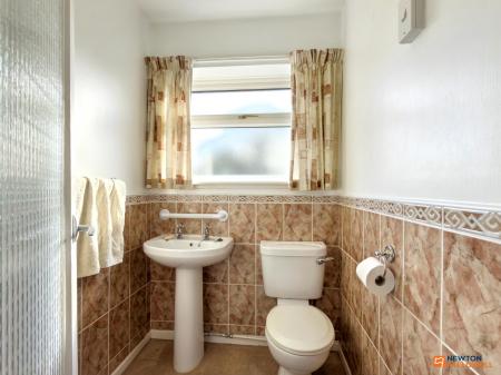 4 bedroom Detached house for sale in Meadow Lane, Coalville, LE67