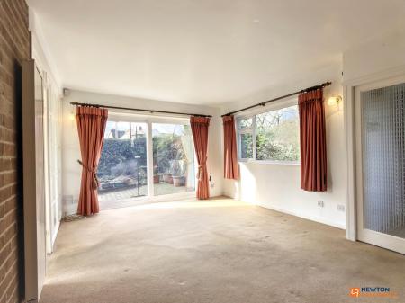 4 bedroom Detached house for sale in Meadow Lane, Coalville, LE67