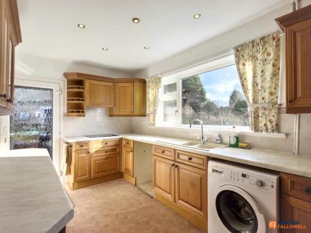 4 bedroom Detached house for sale in Meadow Lane, Coalville, LE67