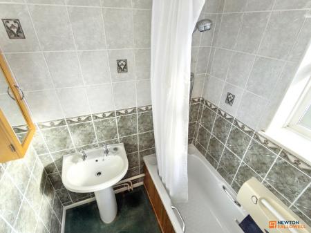 4 bedroom Detached house for sale in Meadow Lane, Coalville, LE67