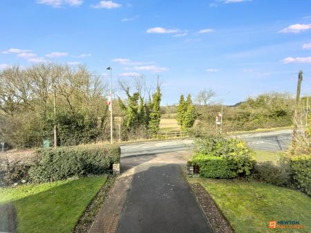 4 bedroom Detached house for sale in Meadow Lane, Coalville, LE67