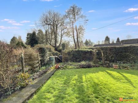 4 bedroom Detached house for sale in Meadow Lane, Coalville, LE67