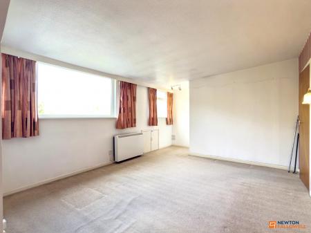 4 bedroom Detached house for sale in Meadow Lane, Coalville, LE67