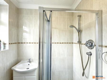 3 bedroom Semi-detached bungalow for sale in Peterfield Road, Whitwick, LE67