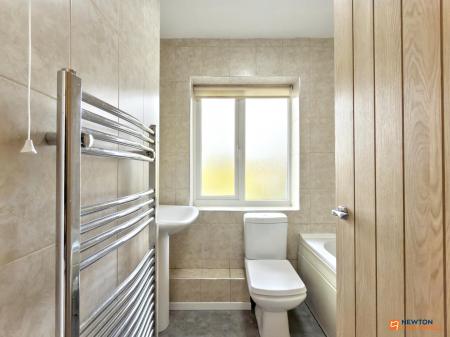 3 bedroom Detached house for sale in Broom Leys Road, Coalville, LE67