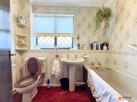 3 bedroom Town house for sale in Melrose Road, Thringstone, LE67