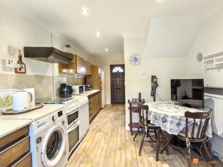 3 bedroom Town house for sale in Melrose Road, Thringstone, LE67