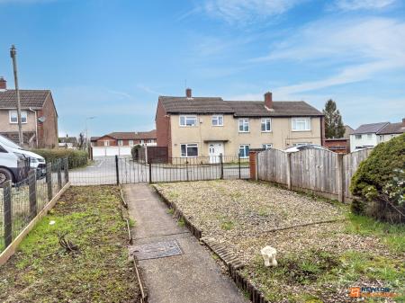 3 bedroom Town house for sale in Melrose Road, Thringstone, LE67