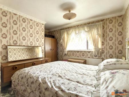 3 bedroom Town house for sale in Melrose Road, Thringstone, LE67