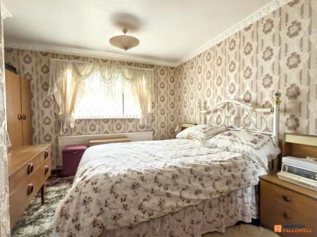 3 bedroom Town house for sale in Melrose Road, Thringstone, LE67