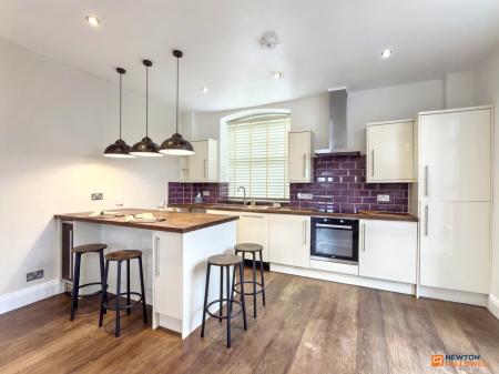 3 bedroom Semi-detached house for sale in The Green, Markfield, LE67