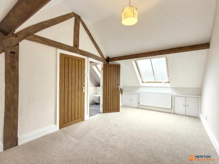 3 bedroom Semi-detached house for sale in The Green, Markfield, LE67