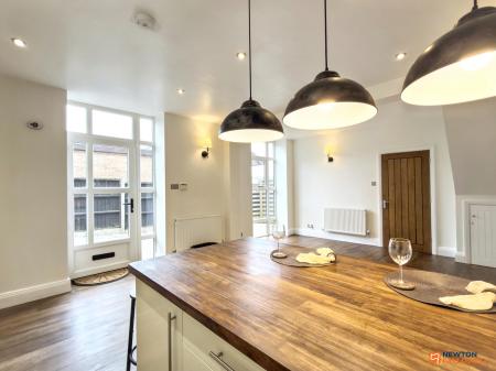 3 bedroom Semi-detached house for sale in The Green, Markfield, LE67